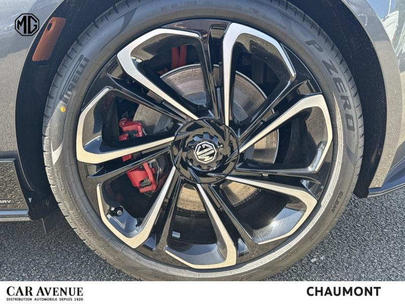 Used MG MOTOR Cyberster 510ch 77kWh 4WD 2025 Camdem Grey / Toit Rouge € 61890 in Chaumont