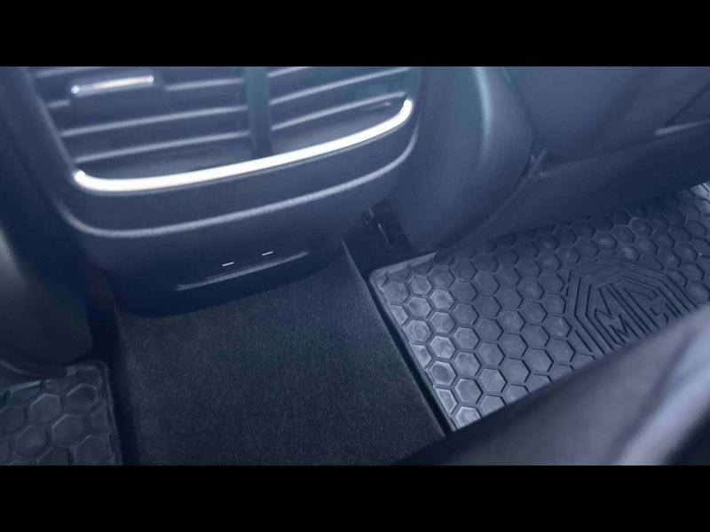 Occasion MG MOTOR EHS 1.5T GDI 258ch PHEV Luxury 2022 Diamond Red métallisé 19990 € à Chaumont