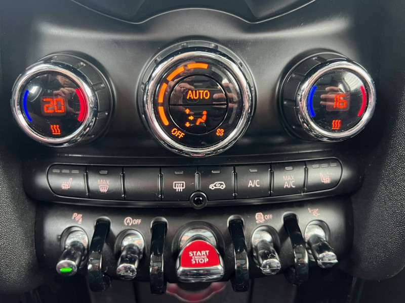 Occasion MINI Mini Hatch 3 Portes Cooper D 116 ch BVA6 Finition Business 3p 2017 Gris 17963 € à Dijon