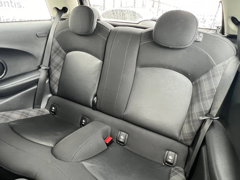 Occasion MINI Mini Hatch 3 Portes Cooper D 116 ch BVA6 Finition Business 3p 2017 Gris 17963 € à Dijon