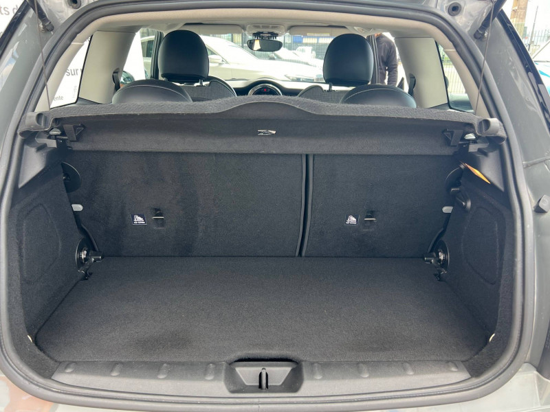 Used MINI Mini Hatch 3 Portes One 102 ch Finition Salt 3p 2018 GRIS € 18411 in Dijon