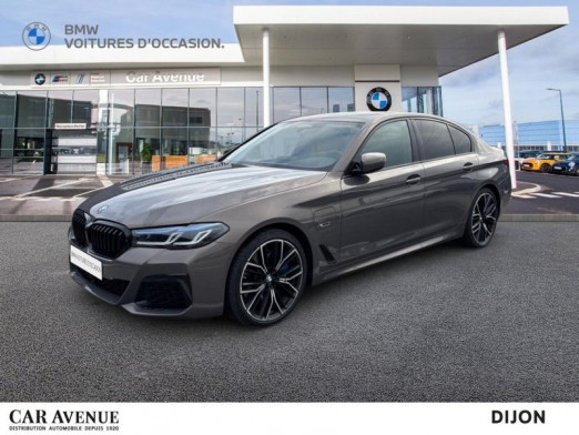 Occasion BMW Série 5 545eA xDrive 394ch M Sport Steptronic 2022 BMW Individual Alvitgrau métallisé 55 490 € à Dijon