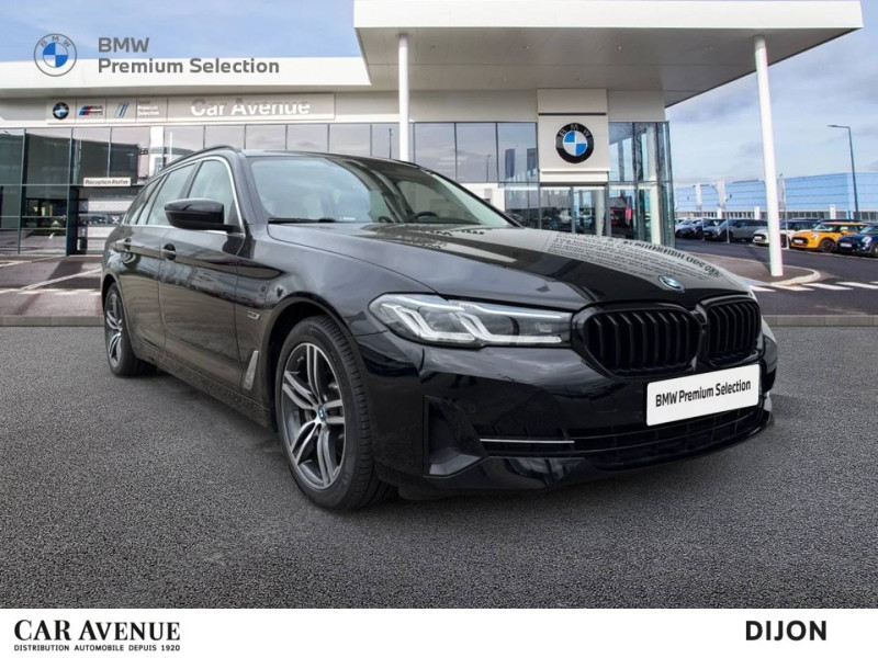 Occasion BMW Série 5 Touring 530eA 292ch Business Design Steptronic 10cv 2023 Schwarz 43490 € à Dijon