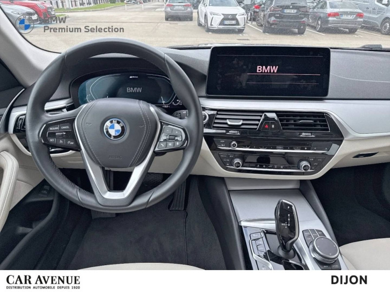 Occasion BMW Série 5 Touring 530eA 292ch Business Design Steptronic 10cv 2023 Schwarz 43490 € à Dijon