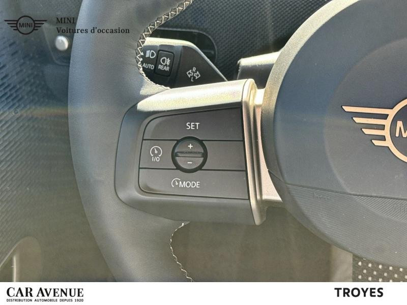 Used MINI Cooper 3 Portes E 184ch Classic 2024 Blazing Blue € 29990 in Dijon