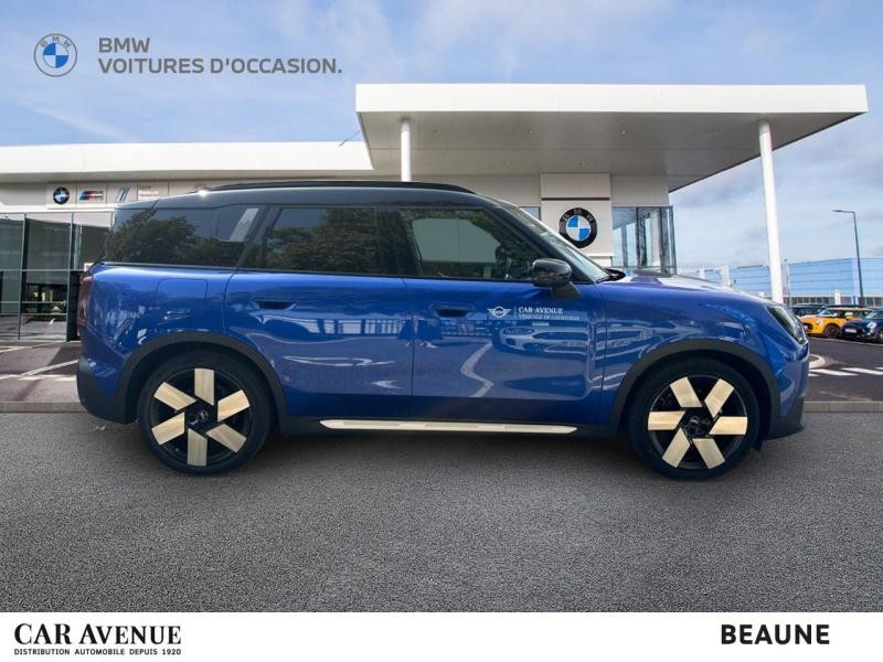 Occasion MINI Countryman E 204ch Favoured 2024 Blazing Blue 39970 € à Dijon