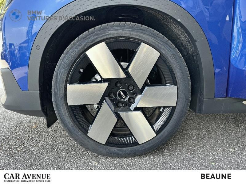 Occasion MINI Countryman E 204ch Favoured 2024 Blazing Blue 39970 € à Dijon