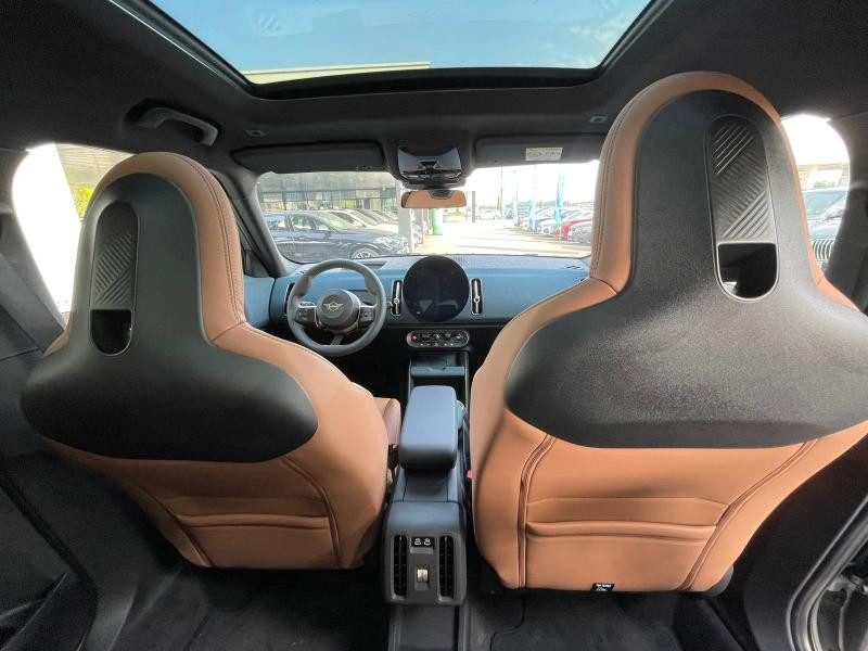 Occasion MINI Countryman C 170ch Favoured DKG7 2024 Argenté 41990 € à Dijon