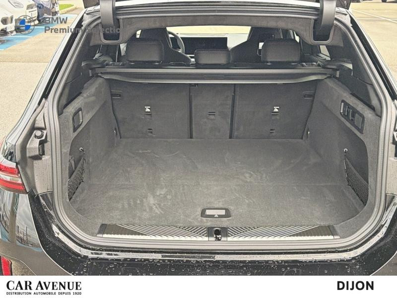 Occasion BMW Série 5 Touring 550e 489ch M Sport xDrive 2025 Saphirschwarz métallisé 110990 € à Dijon