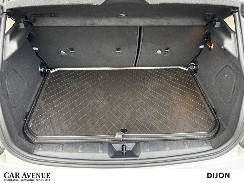 Used MINI Mini 5 Portes Cooper 136ch Edition Camden BVA7 2022 White Silver € 22900 in Dijon