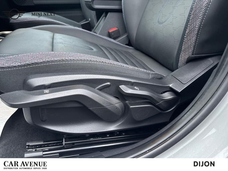 Used MINI Cooper 5 Portes C 156ch Classic DKG7 2025 Argenté € 33900 in Dijon