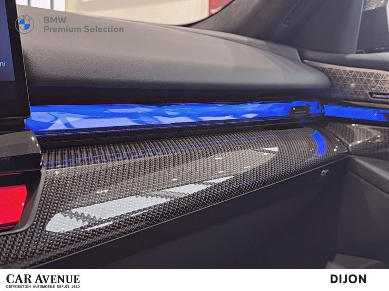 Occasion BMW M5 Touring 4.4 V8 PHEV 727ch 2025 Teinte carross mét BMW Ind/Toit+rét noir 174990 € à Dijon