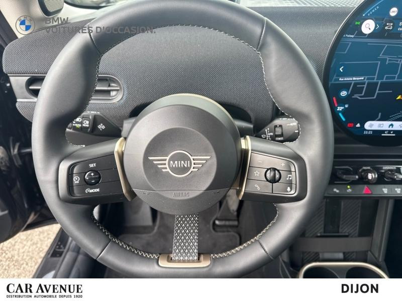 Occasion MINI Cooper 3 Portes C 156ch Classic DKG7 2025 Midnight Black II 30290 € à Dijon