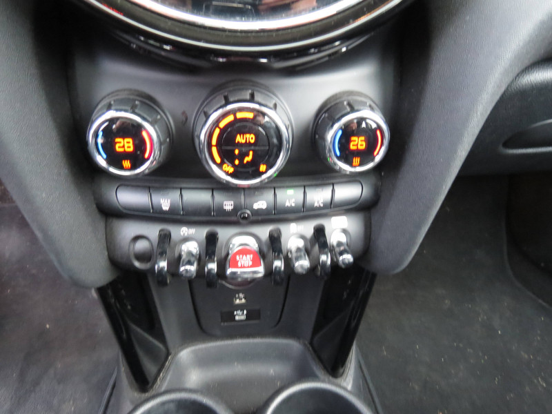 Occasion MINI Mini Hatch 3 Portes One 102 ch Edition Camden 3p 2021 Noir 20990 € à Troyes