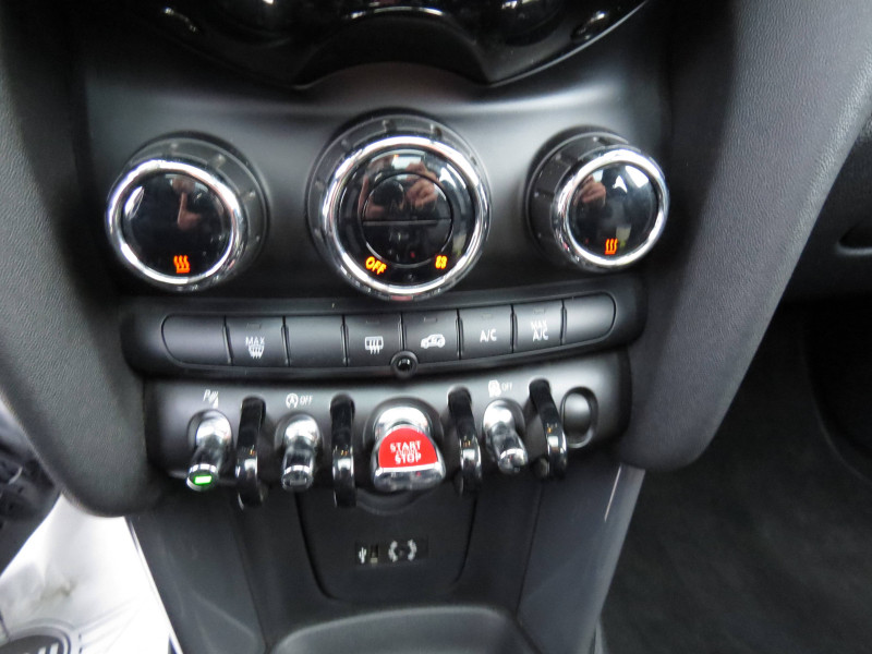 Occasion MINI Mini Hatch 5 Portes Cooper 136 ch Finition Business 5p 2017 Noir 18190 € à Troyes