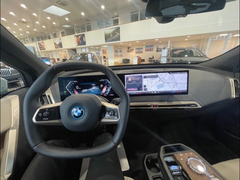 Occasion BMW iX xDrive50 523ch 2024 Mineralweiss métallisé 99900 € à Troyes