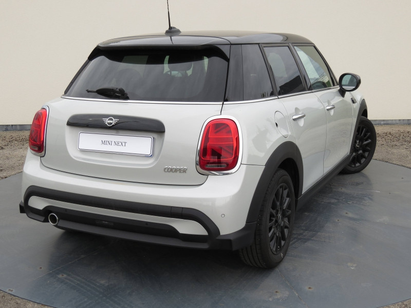 Occasion MINI Mini 5 Portes Cooper 136ch Essential BVA7 2022 White Silver 24500 € à Troyes