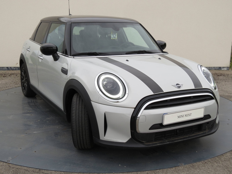 Occasion MINI Mini 5 Portes Cooper 136ch Essential BVA7 2022 White Silver 24500 € à Troyes