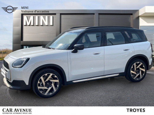 Occasion MINI Countryman C 170ch Favoured DKG7 2024 Nanuq White 39 800 € à Troyes