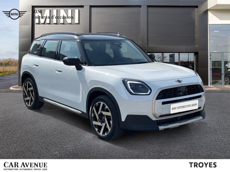 Occasion MINI Countryman C 170ch Favoured DKG7 2024 Nanuq White 42000 € à Troyes