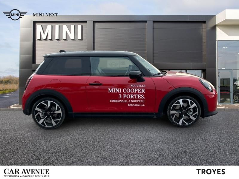 Occasion MINI Cooper 3 Portes C 156ch Classic DKG7 2024 Chili Red II 31450 € à Troyes
