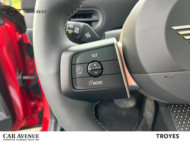 Occasion MINI Cooper 3 Portes C 156ch Classic DKG7 2024 Chili Red II 31450 € à Troyes