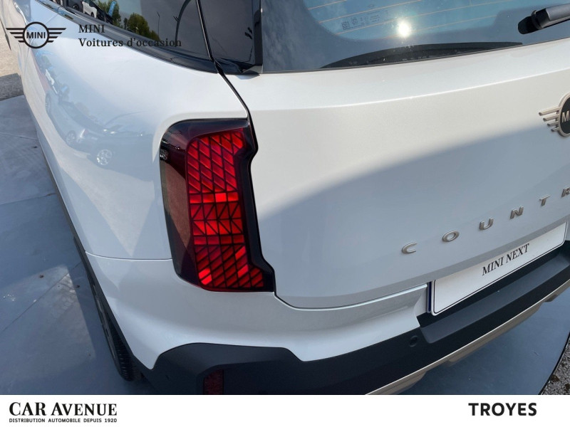Occasion MINI Countryman C 170ch Favoured DKG7 2024 Nanuq White 42000 € à Troyes