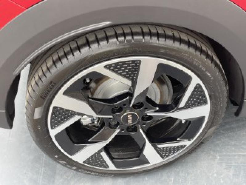 Occasion MINI Cooper 3 Portes C 156ch Classic DKG7 2024 Chili Red II 31450 € à Troyes