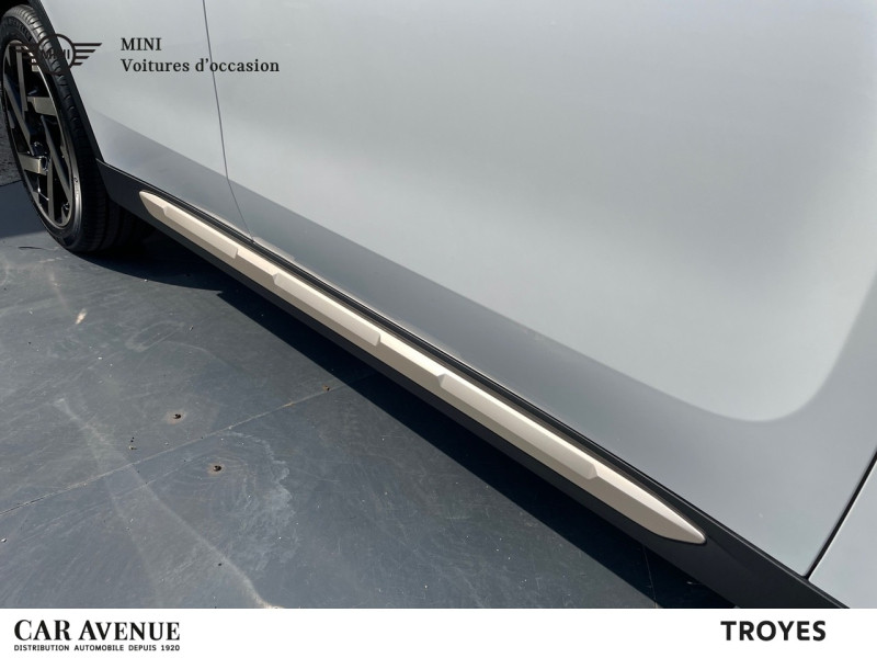 Occasion MINI Countryman C 170ch Favoured DKG7 2024 Nanuq White 42000 € à Troyes