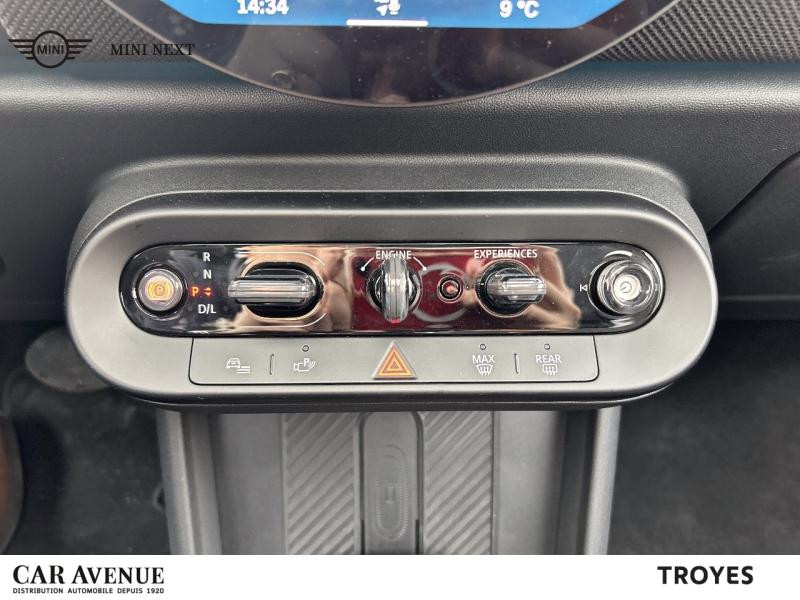 Occasion MINI Cooper 3 Portes C 156ch Classic DKG7 2024 Chili Red II 31450 € à Troyes