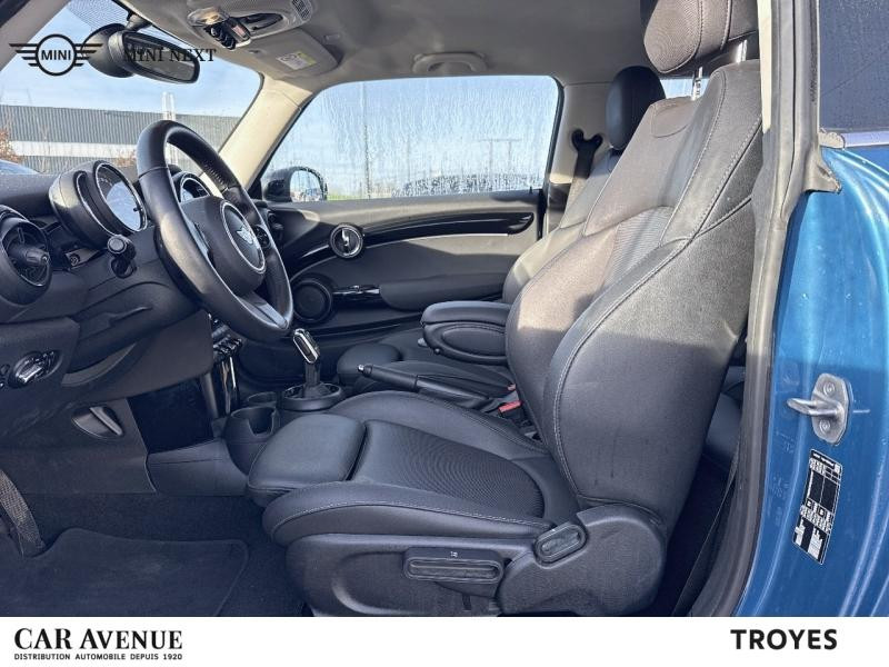 Used MINI Mini Cooper 136ch  Essential BVA7 2022 Island Blue € 25500 in Troyes