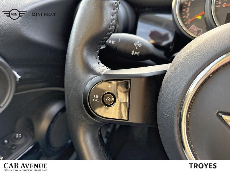 Used MINI Mini Cooper 136ch  Essential BVA7 2022 Island Blue € 25500 in Troyes