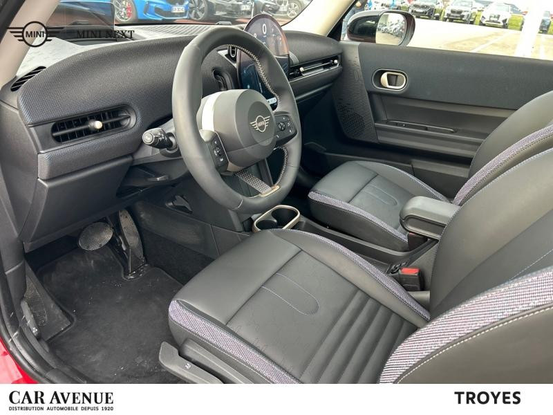 Occasion MINI Cooper 3 Portes C 156ch Classic DKG7 2024 Chili Red II 31450 € à Troyes