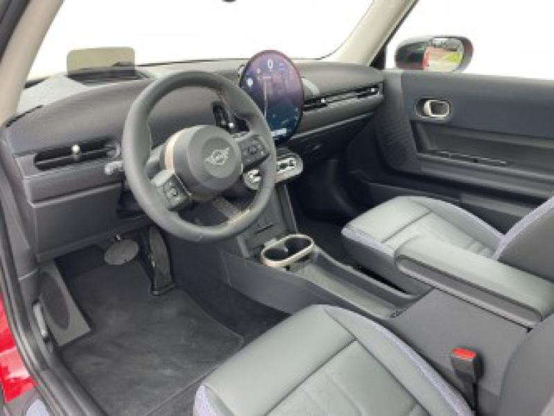 Occasion MINI Cooper 3 Portes C 156ch Classic DKG7 2024 Chili Red II 31450 € à Troyes