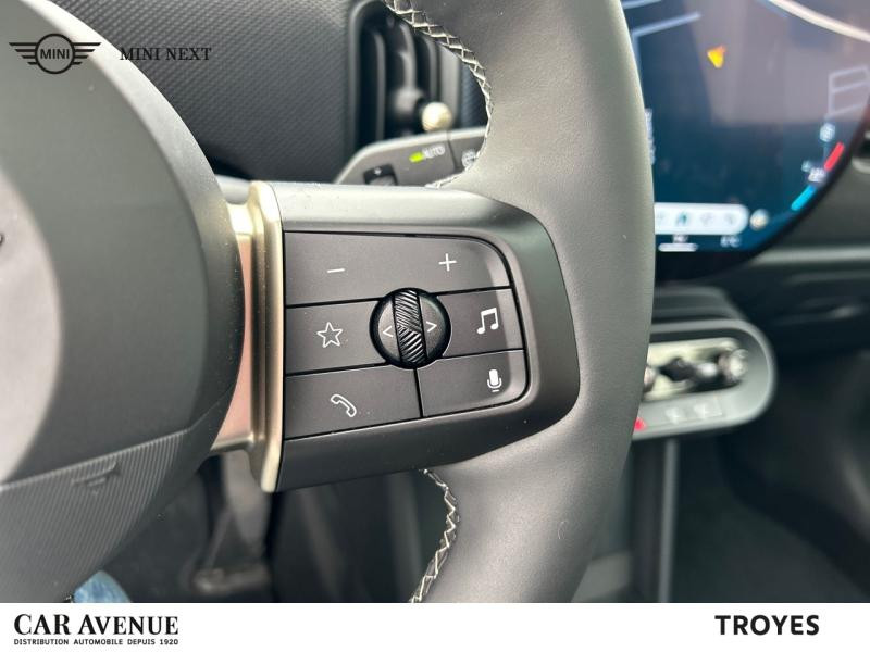 Occasion MINI Cooper 3 Portes C 156ch Classic DKG7 2024 Chili Red II 31450 € à Troyes