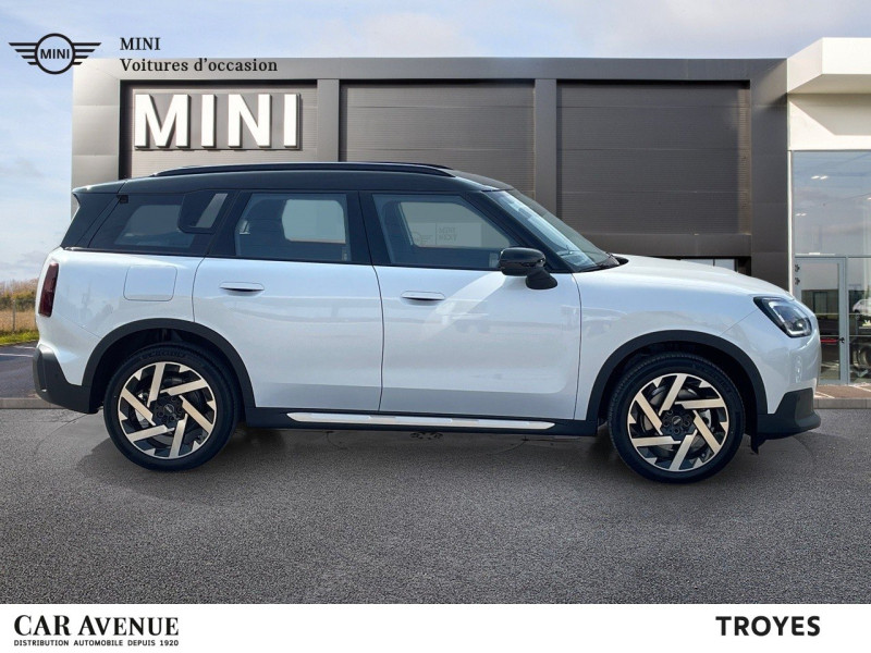 Used MINI Countryman C 170ch Favoured DKG7 2024 Nanuq White € 42000 in Troyes