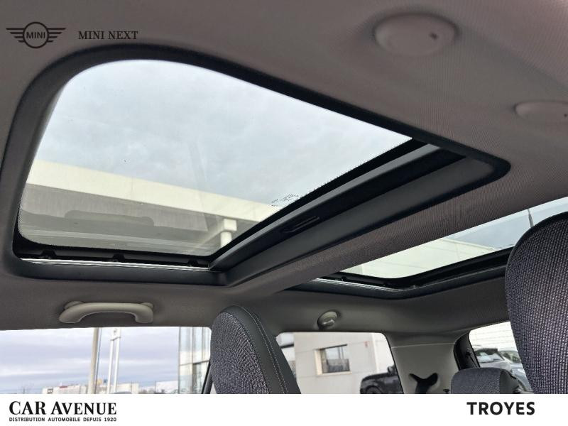 Occasion MINI Cooper 3 Portes C 156ch Classic DKG7 2024 Chili Red II 31450 € à Troyes