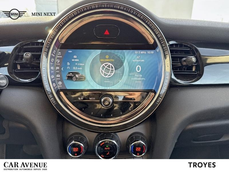 Used MINI Mini Cooper 136ch  Essential BVA7 2022 Island Blue € 25500 in Troyes