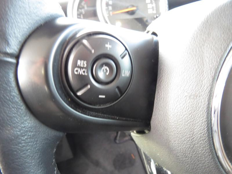 Used MINI Cabrio Cooper 136ch Red Hot Chili 2017 Deep Blue € 20190 in Troyes