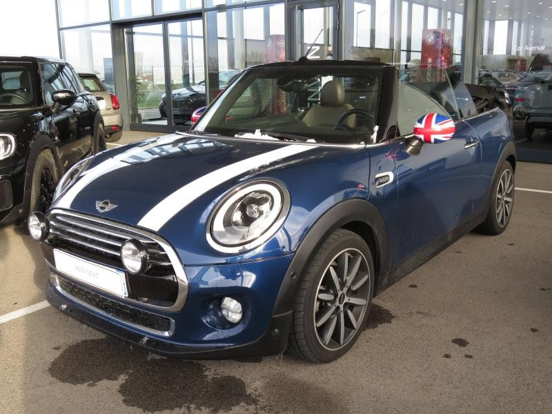 Used MINI Cabrio Cooper 136ch Red Hot Chili 2017 Deep Blue € 20190 in Troyes