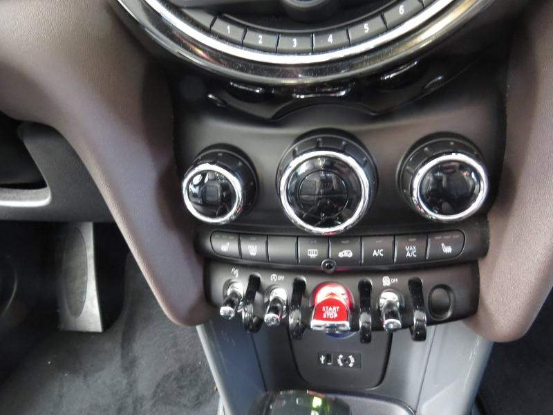 Used MINI Cabrio Cooper 136ch Red Hot Chili 2017 Deep Blue € 20190 in Troyes