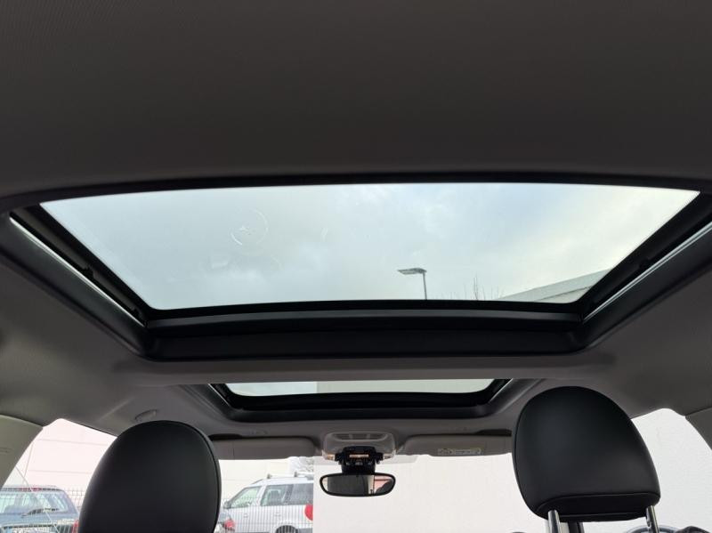 Used MINI Mini Cooper 136ch Edition Premium Plus BVA7 2022 Island Blue € 26900 in Troyes