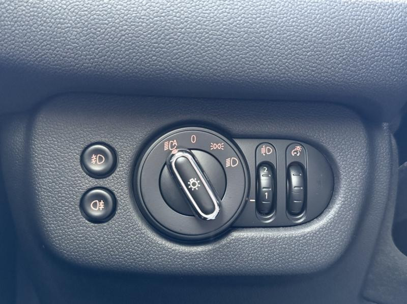 Used MINI Clubman Cooper 136ch Edition Premium Plus BVA7 2022 Midnight Black II € 30990 in Troyes