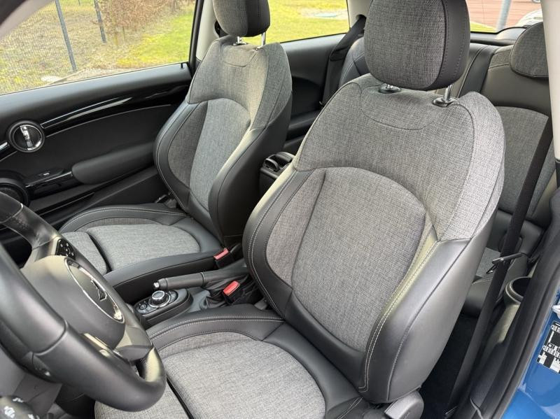 Used MINI Mini Cooper 136ch Edition Premium Plus BVA7 2022 Island Blue € 26900 in Troyes