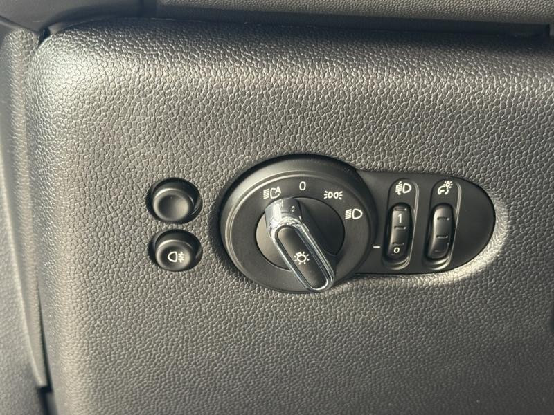 Used MINI Mini Cooper SE 184ch Edition Premium Plus BVA 5CV 2023 Midnight Black II € 21400 in Troyes