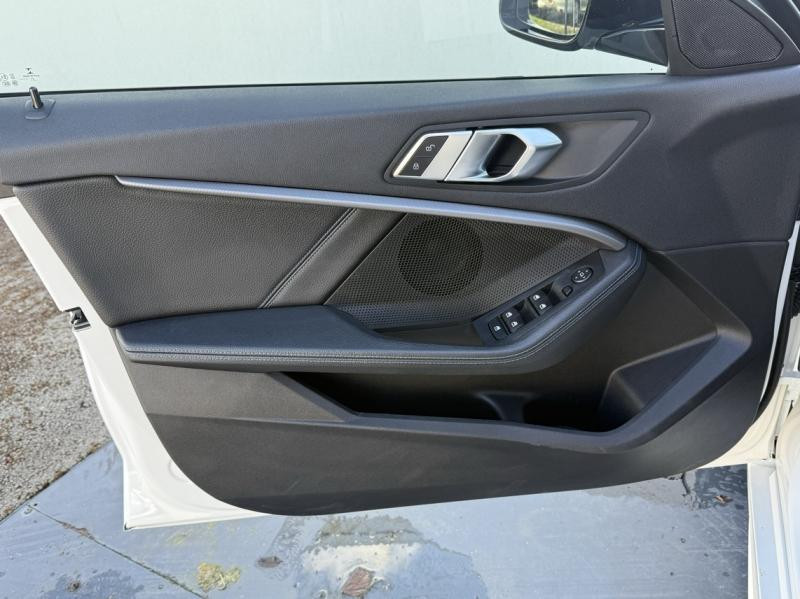 Used BMW Série 1 120iA 178ch M Sport DKG7 9cv 2022 Blanc € 28500 in Troyes