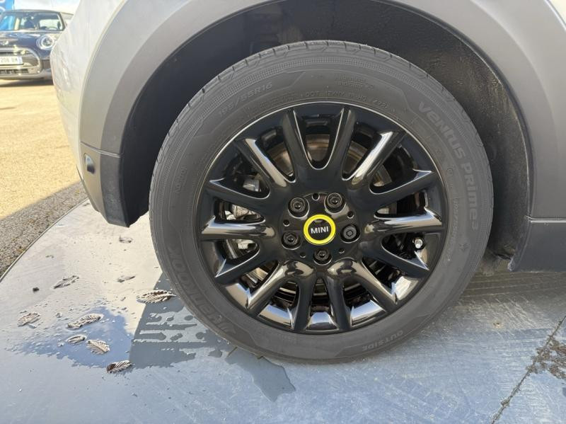 Used MINI Mini Cooper SE 184ch Edition Premium Plus BVA 5CV 2023 Nanuq White € 19900 in Troyes
