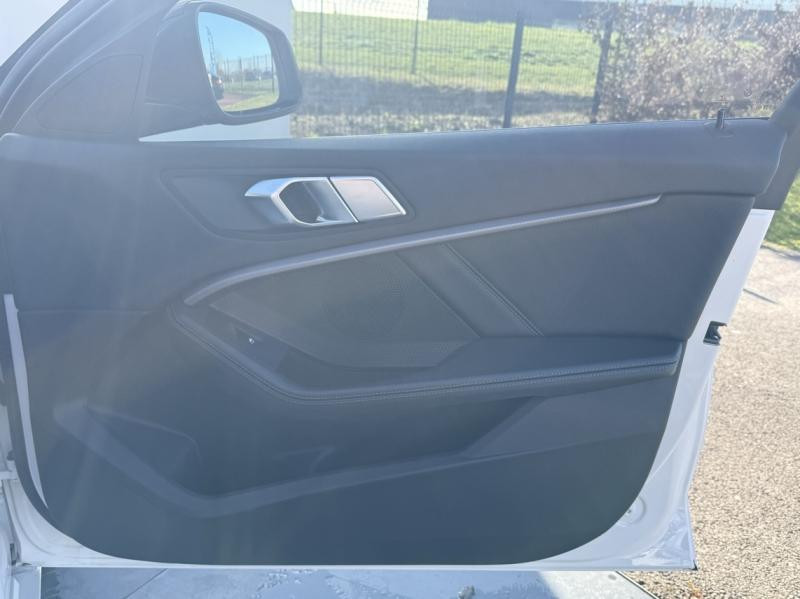 Used BMW Série 1 120iA 178ch M Sport DKG7 9cv 2022 Blanc € 28500 in Troyes