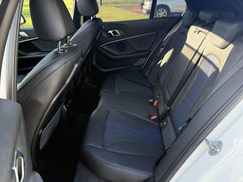 Used BMW Série 1 120iA 178ch M Sport DKG7 9cv 2022 Blanc € 28500 in Troyes