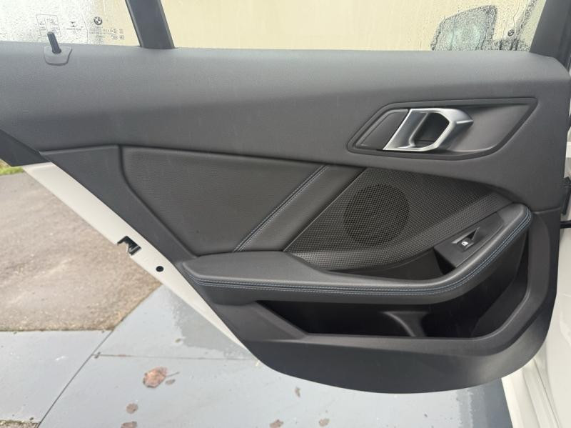 Used BMW Série 1 118iA 136ch M Sport DKG7 2023 Blanc € 29490 in Troyes